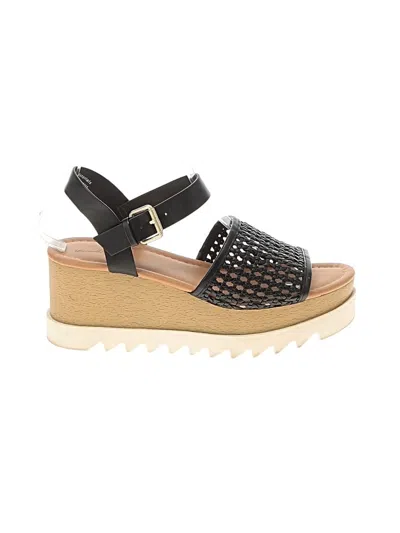 Pre-owned Universal Thread Sandals In Brown