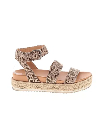 Pre-owned Universal Thread Sandals In Brown