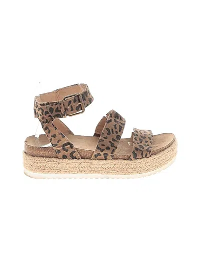 Pre-owned Universal Thread Sandals In Brown
