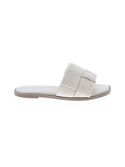Pre-owned Universal Thread Sandals In Ivory