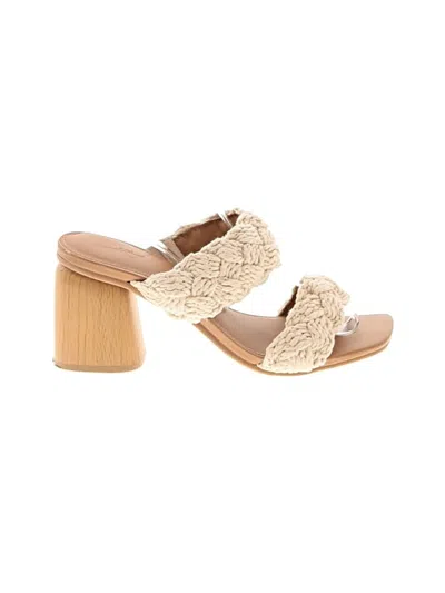 Pre-owned Universal Thread Sandals In Ivory