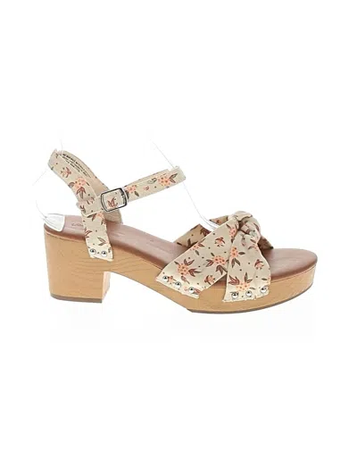 Pre-owned Universal Thread Sandals In Tan