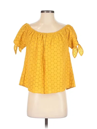 Pre-owned Universal Thread Short Sleeve Blouse In Yellow