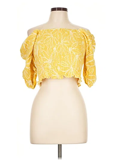 Pre-owned Universal Thread Short Sleeve Blouse In Yellow