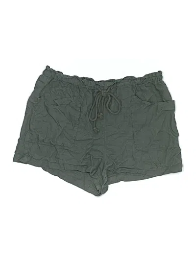 Pre-owned Universal Thread Shorts In Green