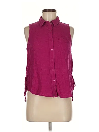 Pre-owned Universal Thread Sleeveless Button Down Shirt In Burgundy