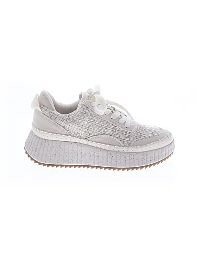 Pre-owned Universal Thread Sneakers In White