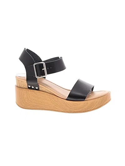 Pre-owned Universal Thread Wedges In Black