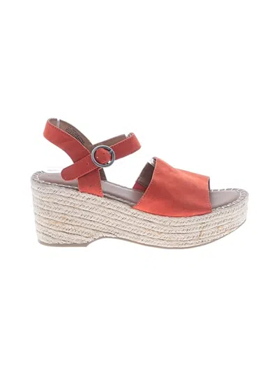 Pre-owned Universal Thread Wedges In Orange