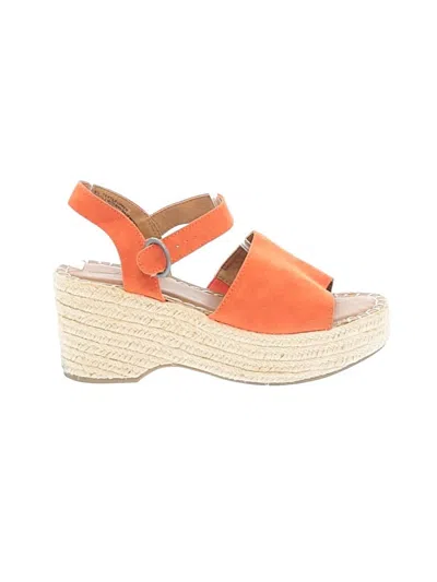Pre-owned Universal Thread Wedges In Orange