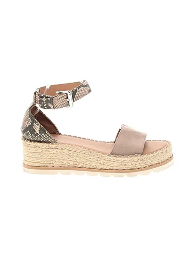 Pre-owned Universal Thread Wedges In Tan