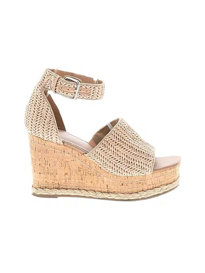 Pre-owned Universal Thread Wedges In Tan