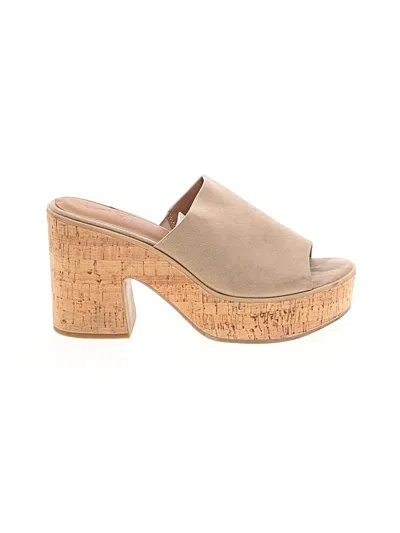 Pre-owned Universal Thread Wedges In Tan