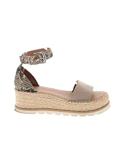 Pre-owned Universal Thread Wedges In Tan