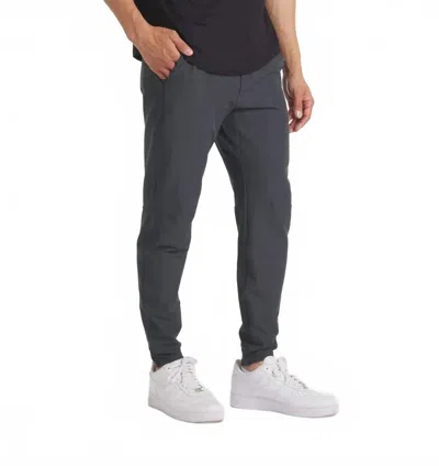 Unrl Men's Performance Pant In Obsidian In Gray