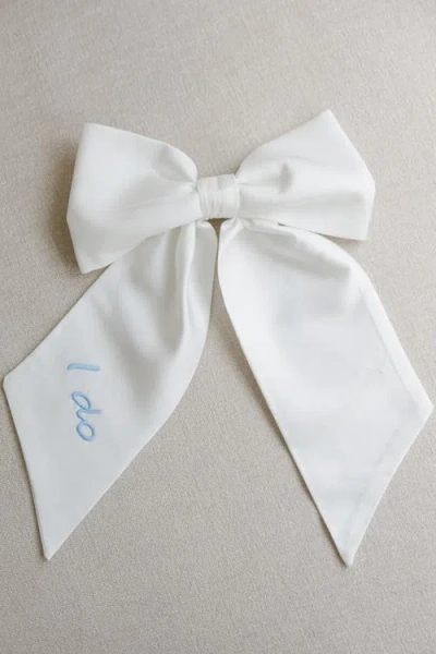 Untamed Petals I Do Bow In White