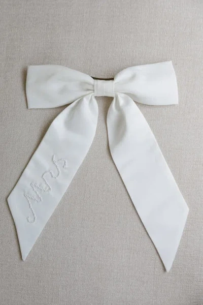 Untamed Petals Mrs Pearl Bow In White