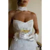 Untamed Petals Rosey Gloves In White