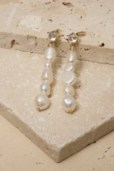 Untamed Petals Selena Pearl Drops In Gold