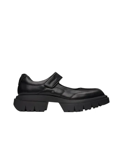 Untitlab Vary Ballerine Loafers In Black