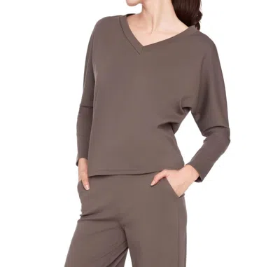 Up Light Ponte V-neck Long Sleeve Top In Clay In Gray