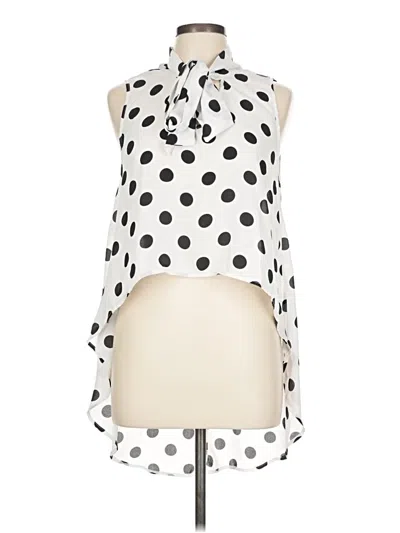 Ups & Down Sleeveless Blouse In White