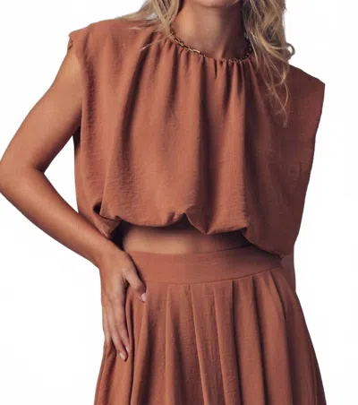 Urban Daizy Back Tie Sleeveless Top In Camel In Brown