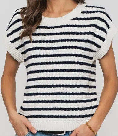 Urban Daizy Chelsea Textured Stripe Top In Black/white