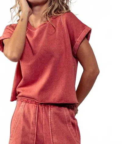 Urban Daizy Classic Cropped Top In Tomato Cream In Red