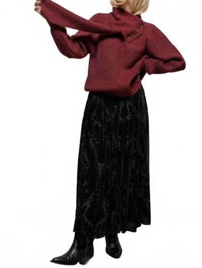 Urban Daizy Detachable Scarf Ribbed Knit Sweater In Burgundy In Black