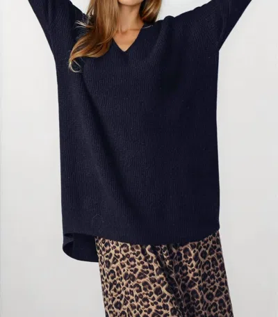 Urban Daizy Oversized Knit V-neck Sweater Tunic Top In Black In Blue
