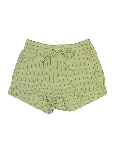 Pre-owned Urban Daizy Shorts In Green