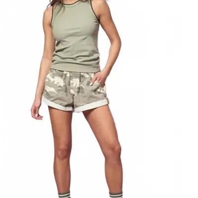 Urban Daizy Spring Short In Camo Green In Gray