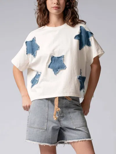 Urban Daizy Star Appliqué Cotton Tee In Cream In White