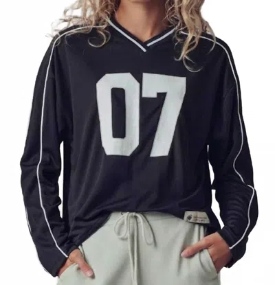 Urban Daizy Varsity 07 Graphic V-neck Jersey Top In Black
