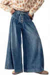 Urban Daizy Women's Pleated Wide Leg Button Closure Pants In Blue In Blue
