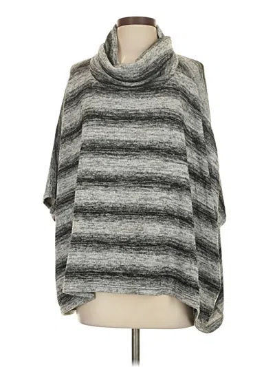Pre-owned Urban Day Poncho In Gray