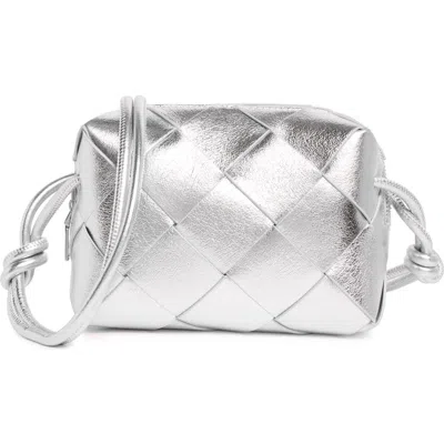 Urban Expressions Handbags Woven Crossbody Bag In Silver