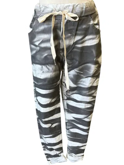 Urban Mangoz Women's Crinkle Pants In Gray/cream Print In Multi
