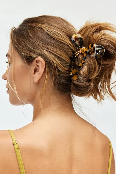 Urban Outfitters Resin Draped Bow Claw Clip In Tortoise, Women's At  In Tortoise