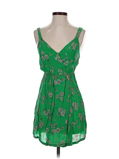 Pre-owned Urban Outfitters Casual Dress In Green