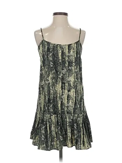 Pre-owned Urban Outfitters Casual Dress In Green