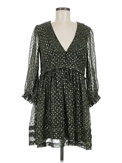 Pre-owned Urban Outfitters Casual Dress In Green