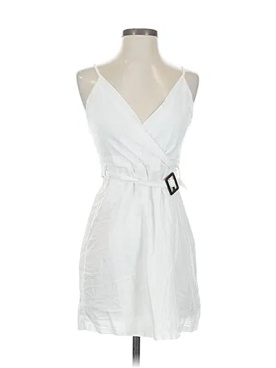 Pre-owned Urban Outfitters Casual Dress In White