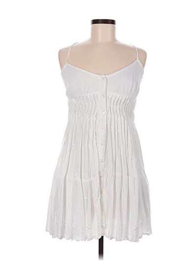 Pre-owned Urban Outfitters Casual Dress In White