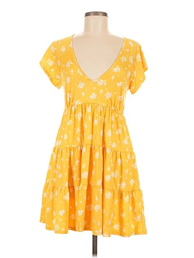 Pre-owned Urban Outfitters Casual Dress In Yellow