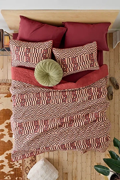 Urban Outfitters Jungalow Verona Geo Patterned Reversible Quilt Set In Maroon At