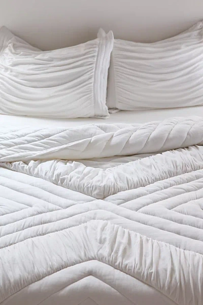 Urban Outfitters T-shirt Jersey Twist Comforter In Ivory At  In White