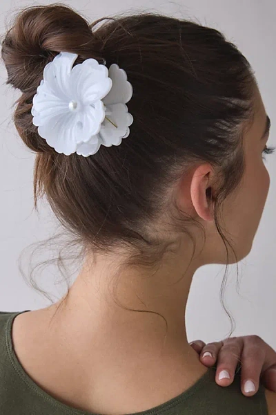 Urban Outfitters Tropical Hibiscus Flower Claw Clip In Pearl, Women's At  In White