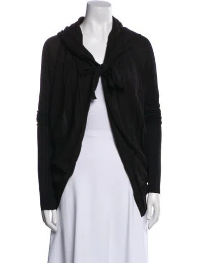 Pre-owned Urban Zen Cape In Black